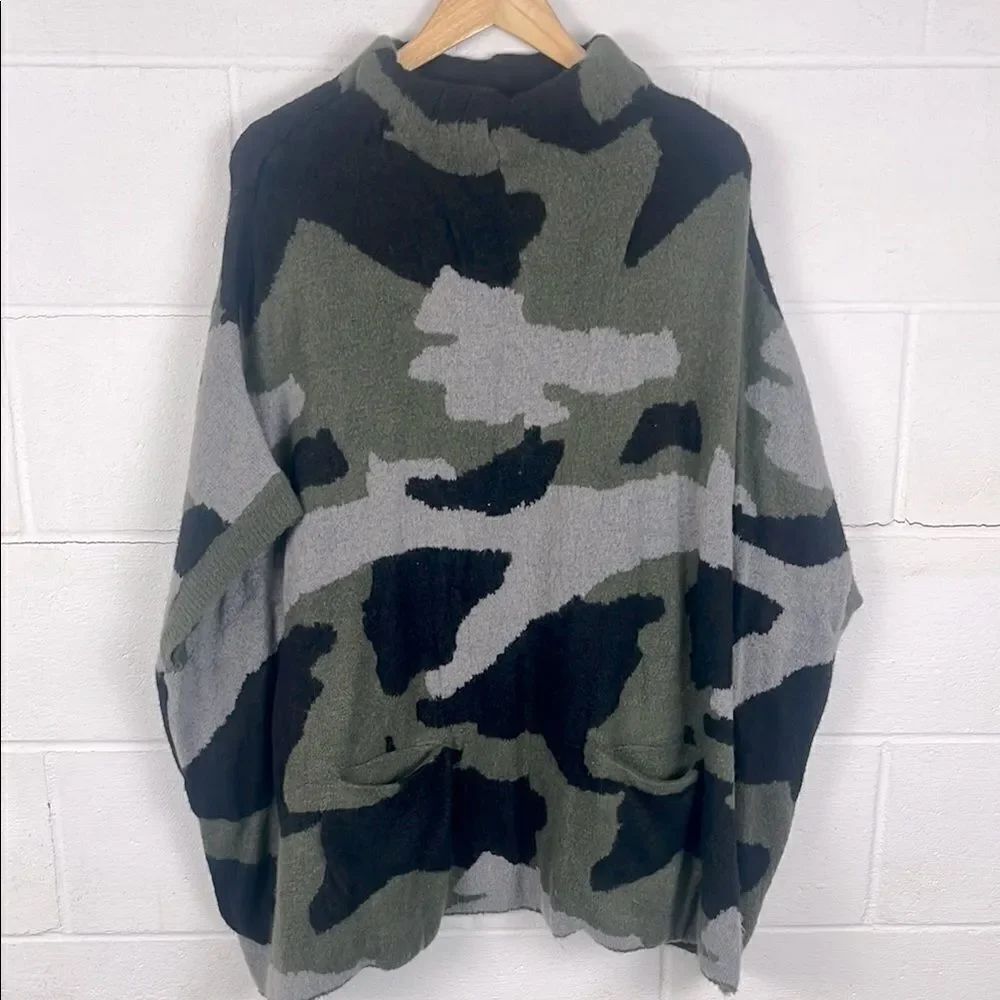 Anthropologie Moth Henrietta camo poncho